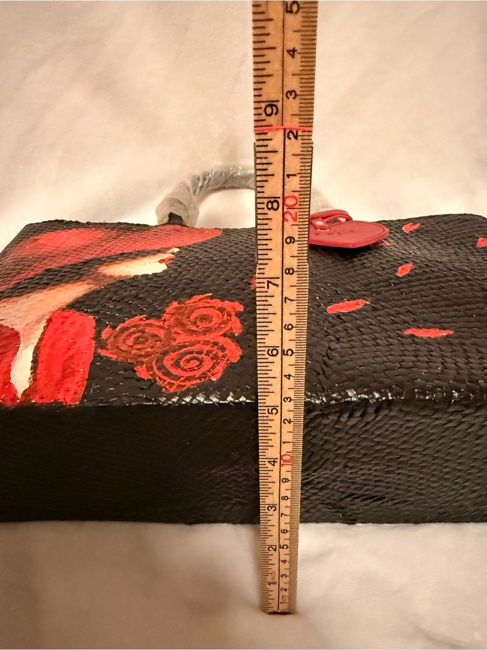 Bayong Kultura Handpainted and Handwoven Bayong Tote Bag Red Hat Lady Purse - Picture 4 of 13